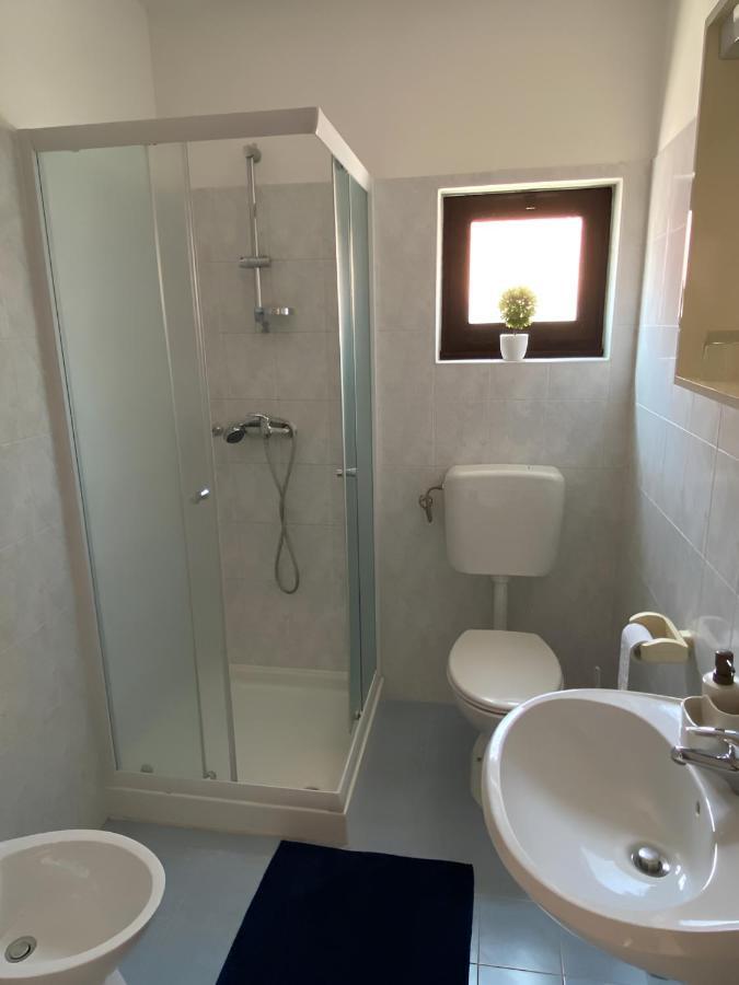 Apartmani Ana Borovac Funtana Ngoại thất bức ảnh
